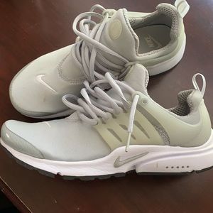 Nike Prestos Grey
